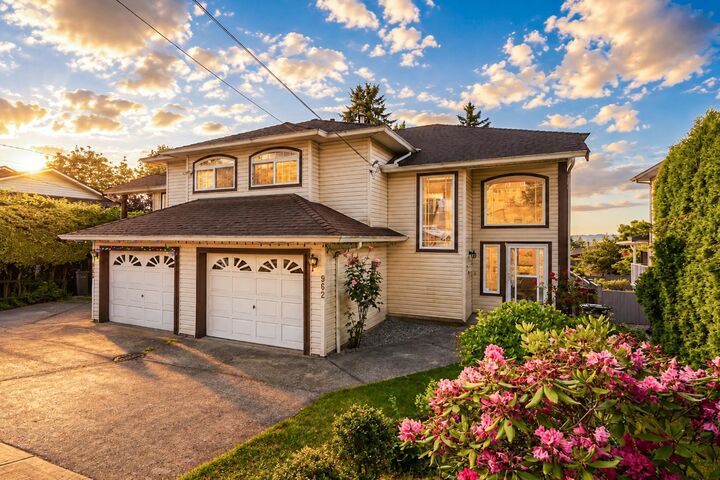 Property Photo: 962 Delestre Avenue BC V3K 2G6