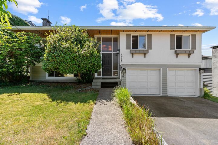 Property Photo: 1594 Elinor Crescent BC V3C 2Y9