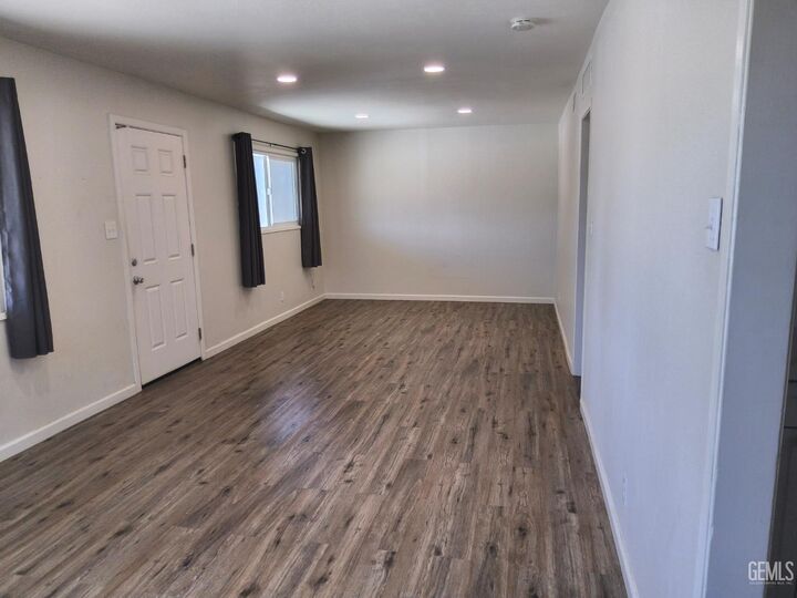 Property Photo:  2312 Castro Lane  CA 93304 
