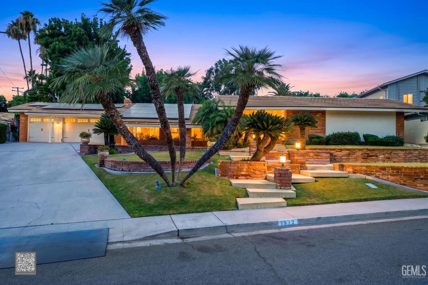 Property Photo: 1912 Country Club Drive CA 93306