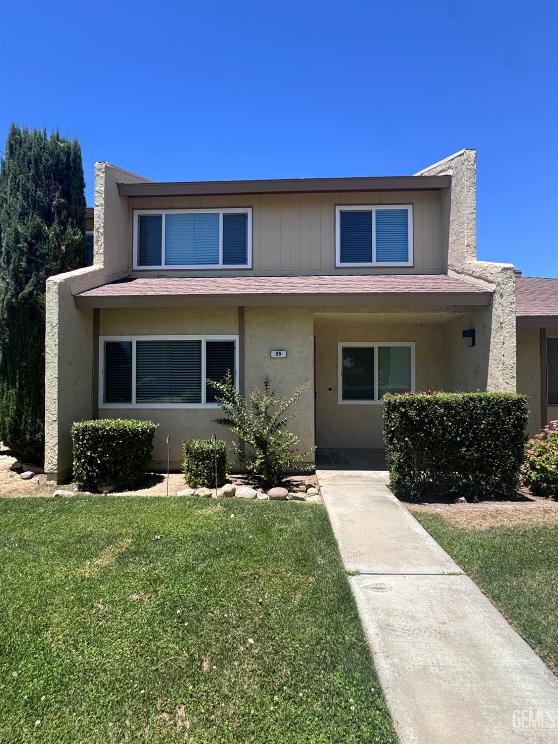 Property Photo:  930 Olive Drive 26  CA 93308 