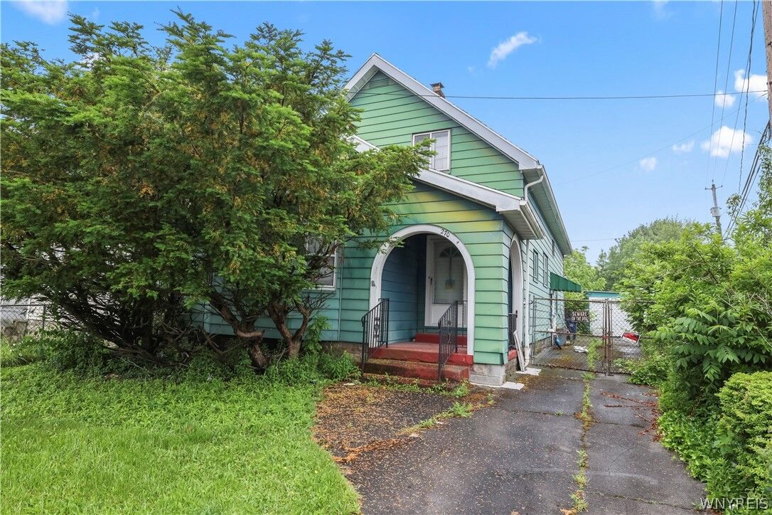 Property Photo:  270 Comstock Avenue  NY 14215 