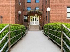 Property Photo: 2645 Homecrest Avenue 3G NY 11235