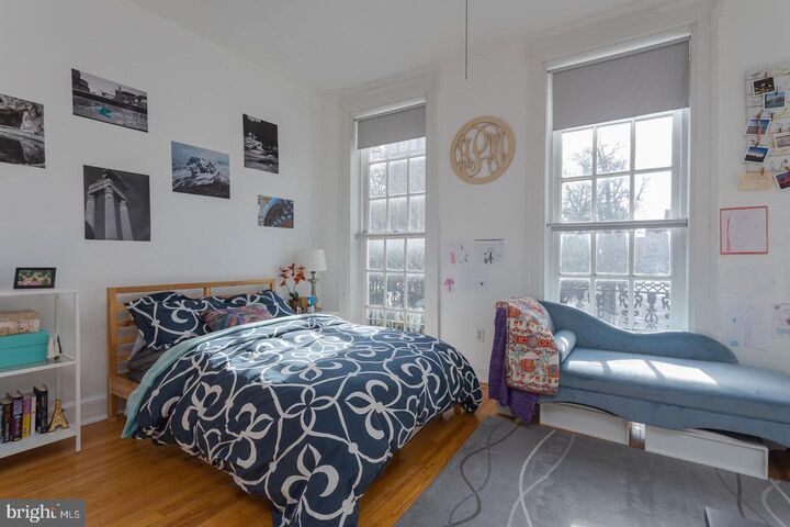 Property Photo:  711 Walnut Street 00 2F  PA 19106 