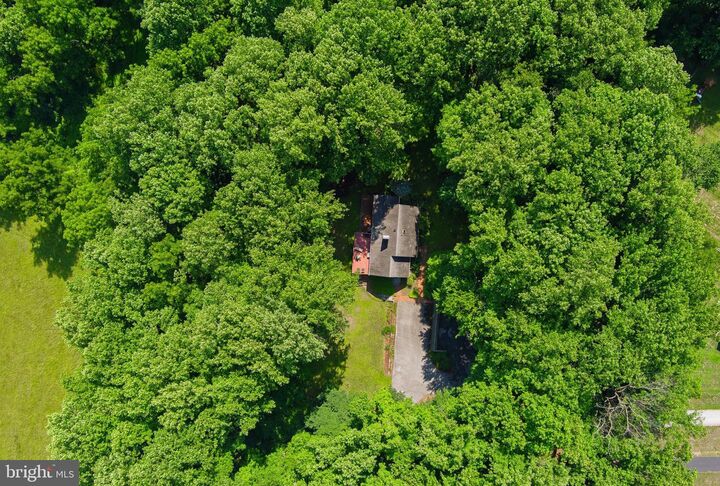 Property Photo:  913 Heather Lane  PA 19460 