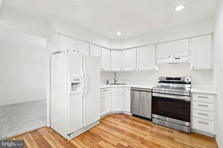 Property Photo:  101 Elgin Court 363  PA 19087 