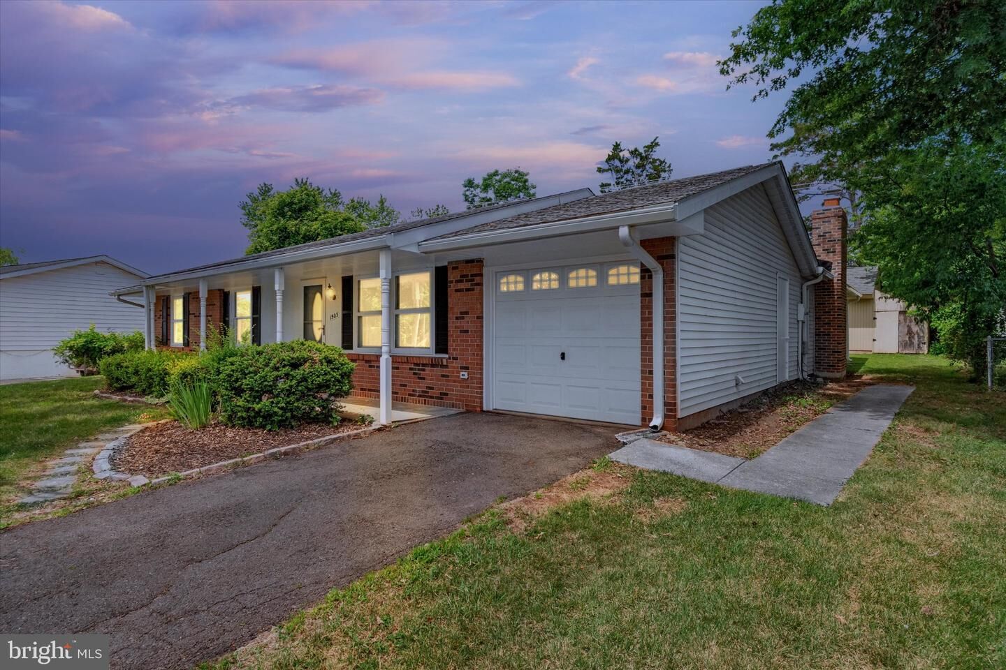 Property Photo:  1503 N Amelia Street  VA 20164 