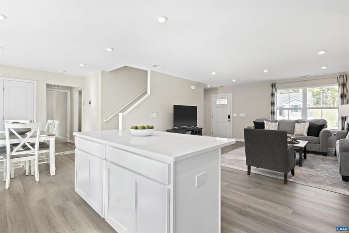Property Photo:  560 Arches Ln  VA 22923 