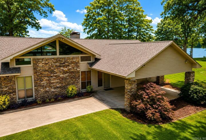 Property Photo: 10946 Plantation Lake Road AR 72142