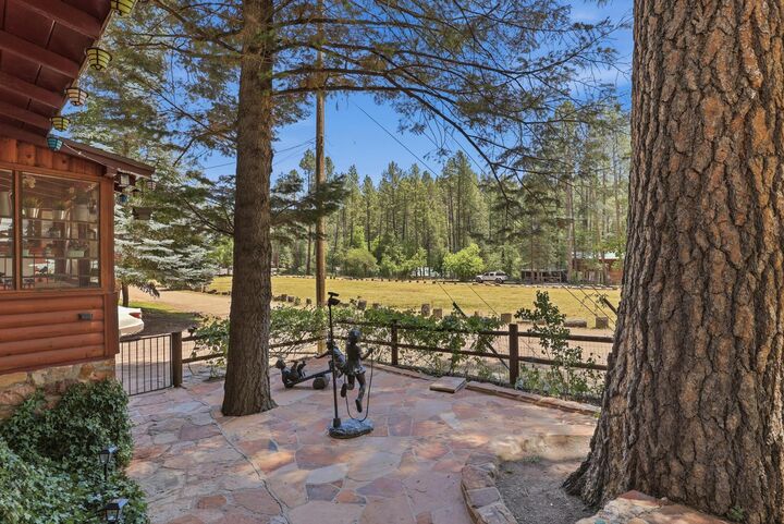 Property Photo: 372 Short Road AZ 85541