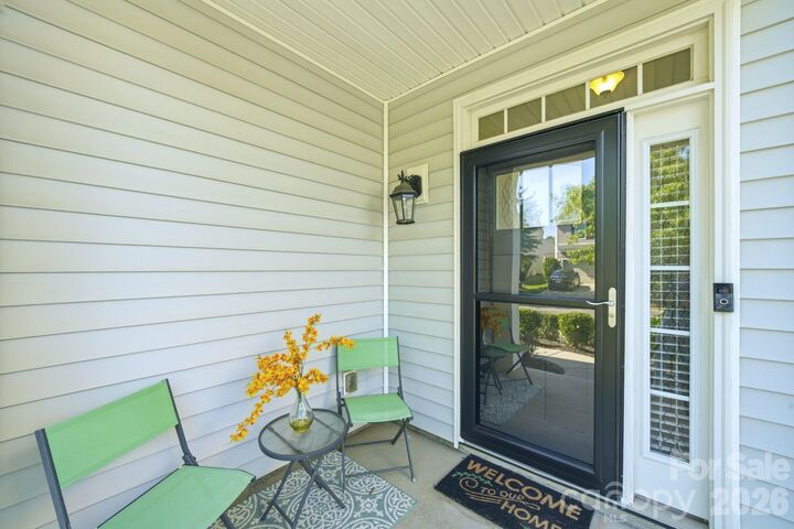 Property Photo:  423 Knothole Lane  NC 28214 