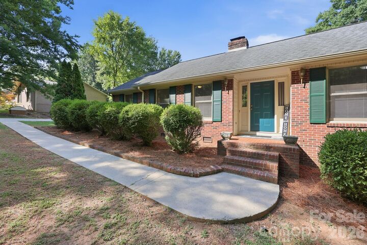 Property Photo: 41 Old Farm Road NC 28147