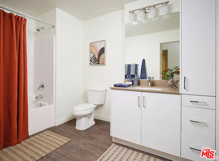 Property Photo: 41545 Ivy St CA 92562
