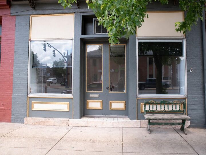 Property Photo:  1 E High Street  OH 43140 