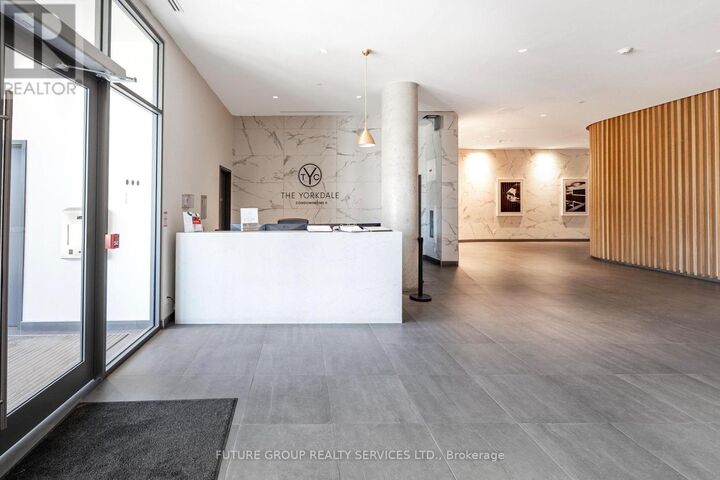 Property Photo:  120 Varna Drive West 1303  ON M6A 0B3 