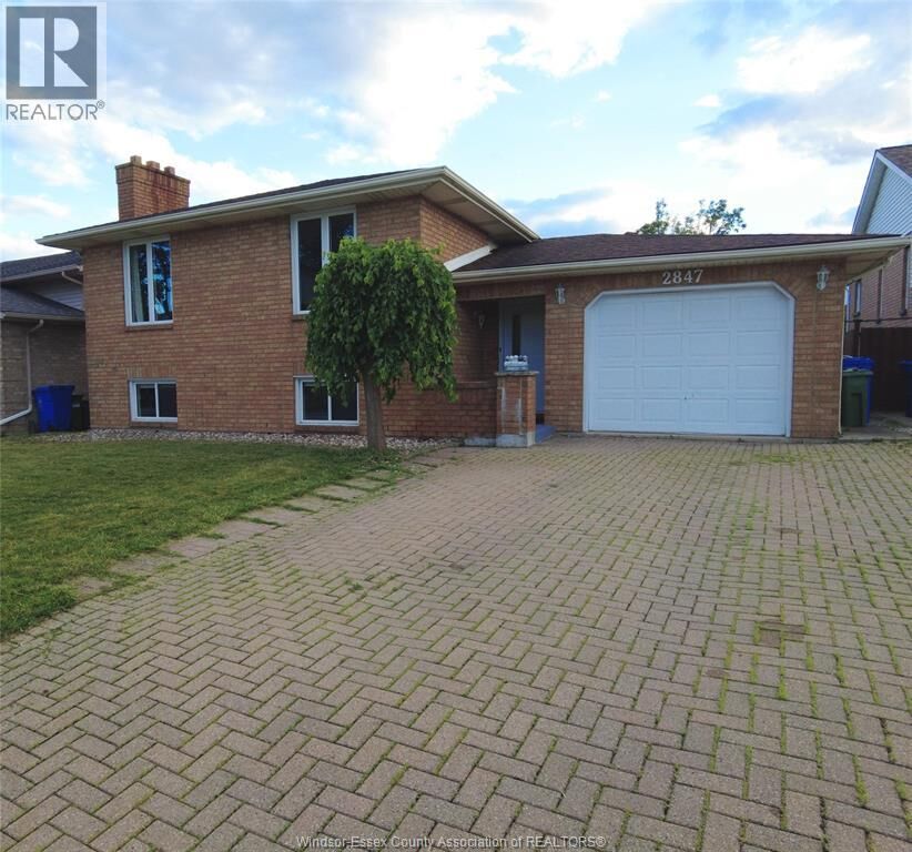 Property Photo:  2847 Mangin Crescent  ON N9E 4K7 
