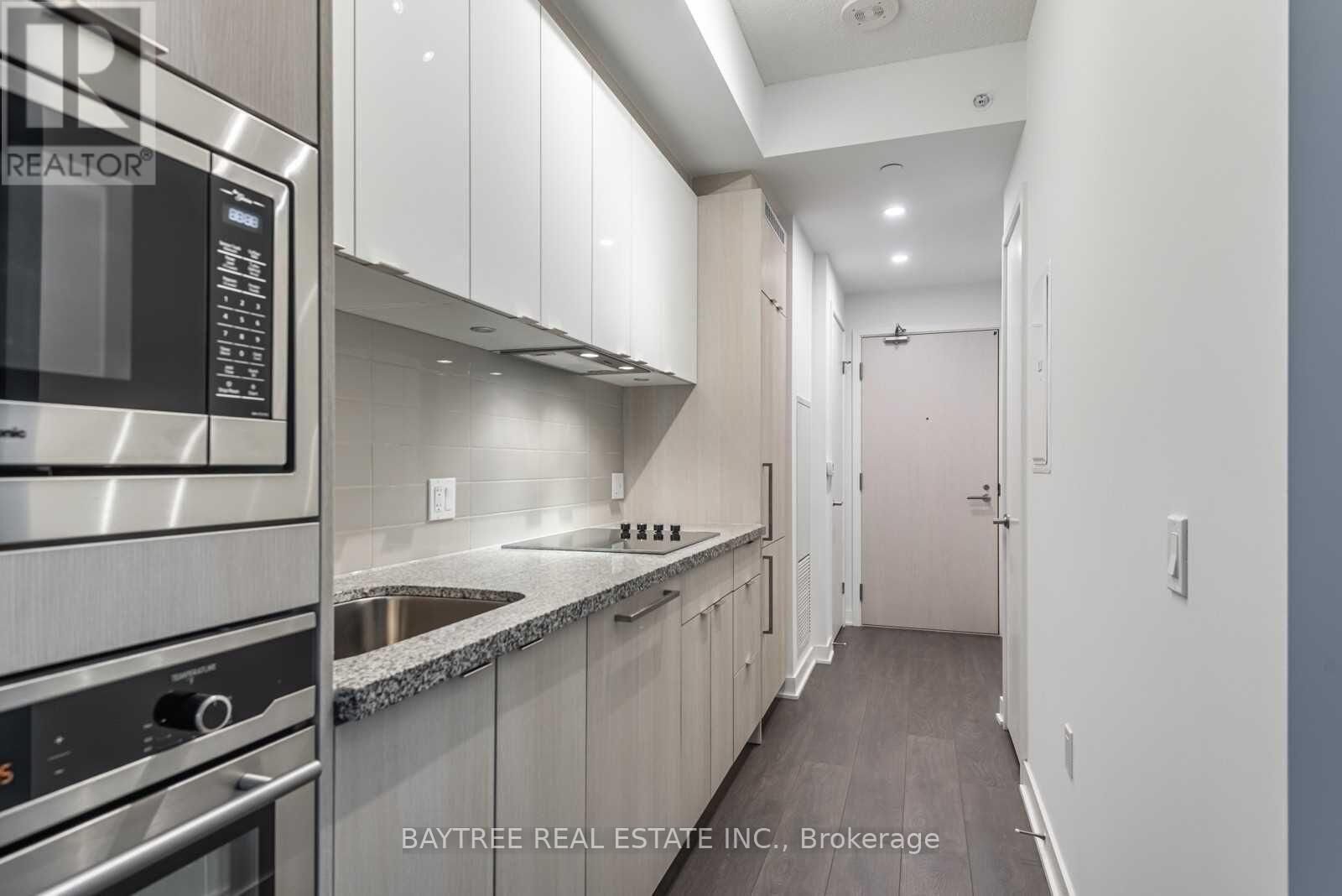 Property Photo:  115 Blue Jays Way 703  ON M5V 3T3 