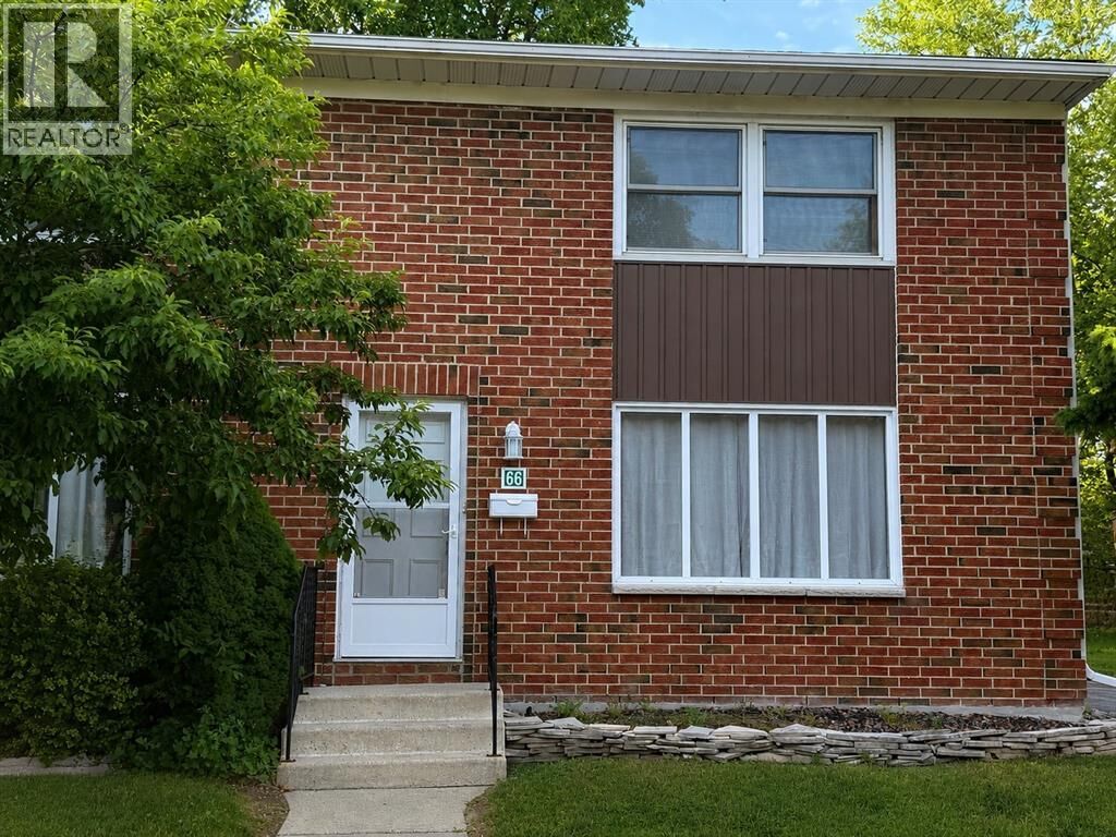 Property Photo: 76 Olympus Court 66 ON N7S 4S7