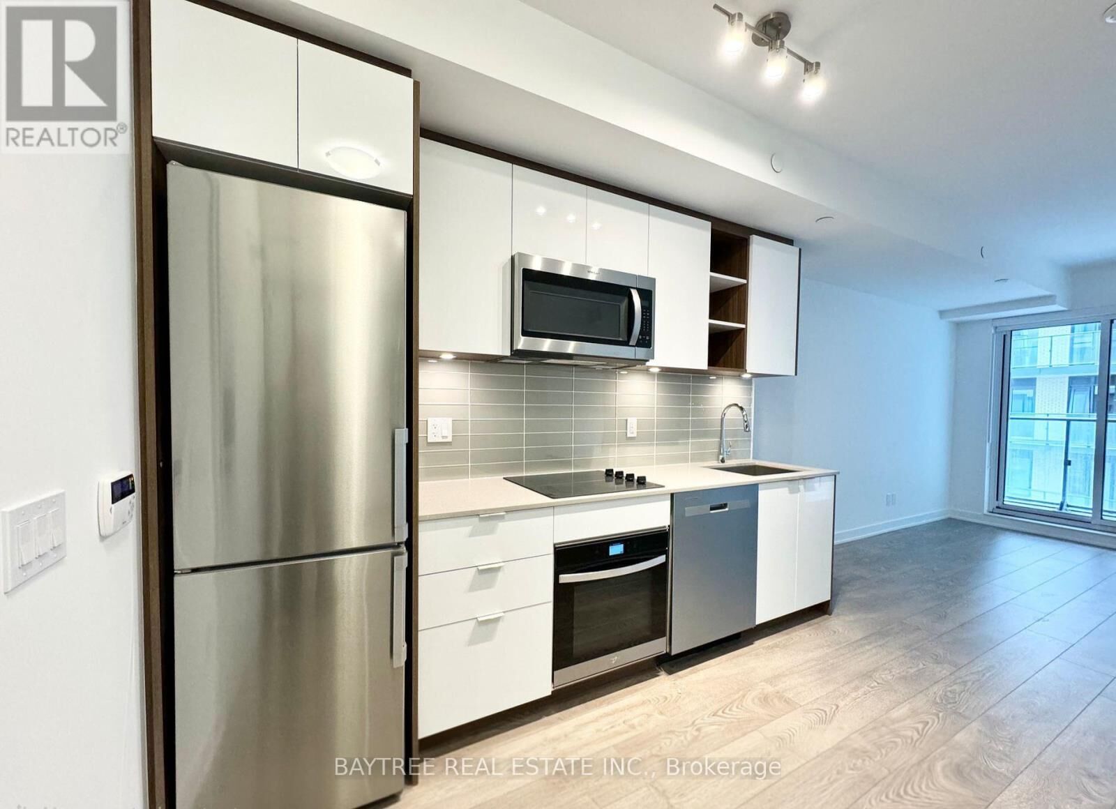 Property Photo: 543 Richmond Street West 523 ON M5V 1Y6