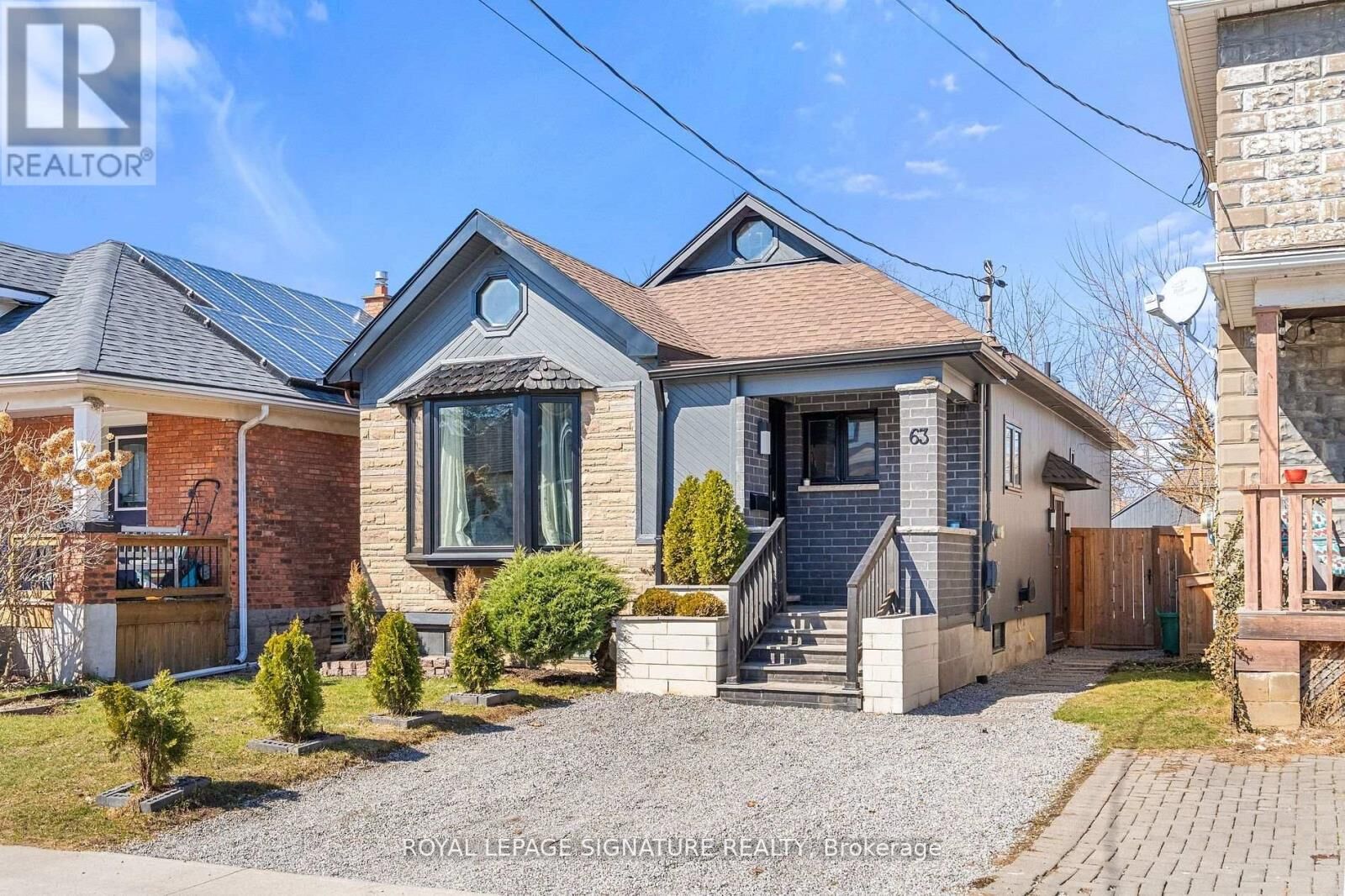 Property Photo:  63 Lowell Avenue East  ON L5N 0B3 