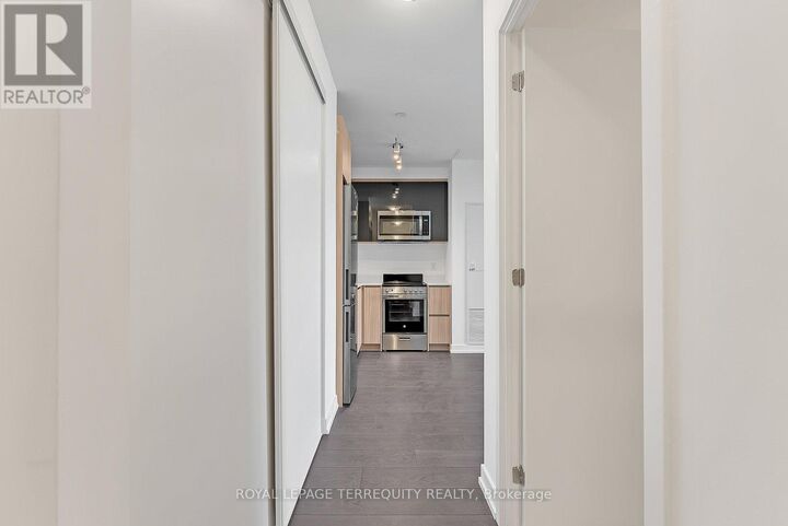 Property Photo: 3100 Keele Street 719 ON M3M 0E1