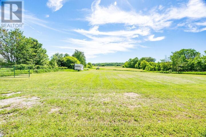 Property Photo:  112 Cornerview Road  ON K0J 1K0 