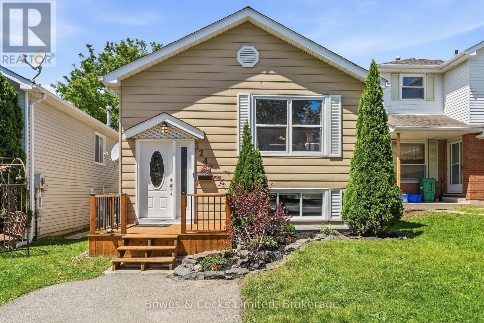 Property Photo: 1247 Huntington Circle ON K9K 2B4