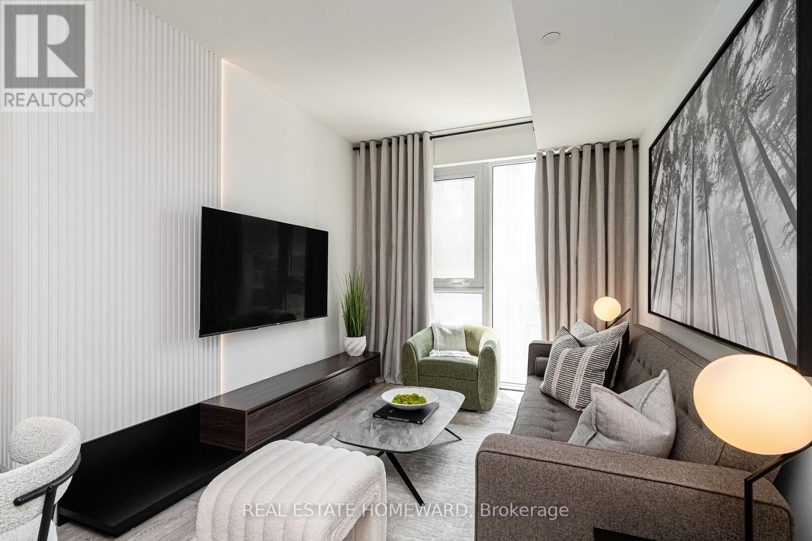 Property Photo: 2020 Bathurst Street 502 ON M5P 0A6