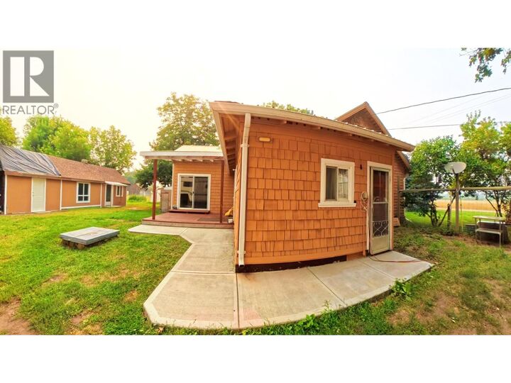 Property Photo: 780 Cameron Avenue BC V0H 1H4