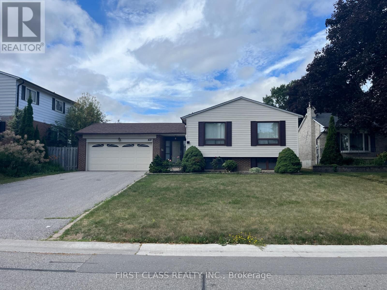 Property Photo: 14 Pringle Avenue Lower ON L3P 2P4