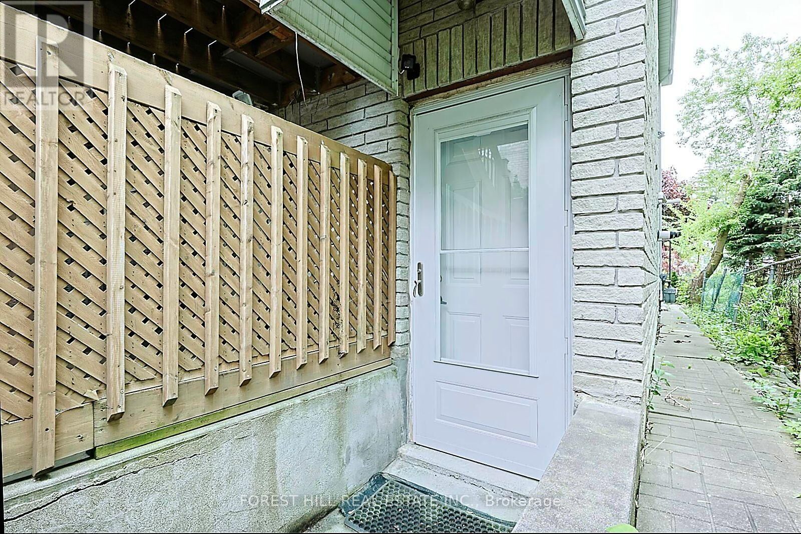 Property Photo:  61 Fairchild Avenue Bsmt  ON M2M 1T8 