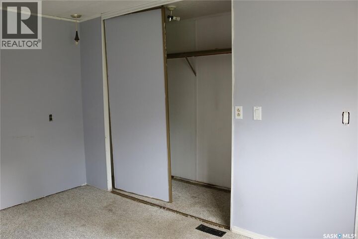 Property Photo:  314-316 Main Street  SK S0G 3K0 