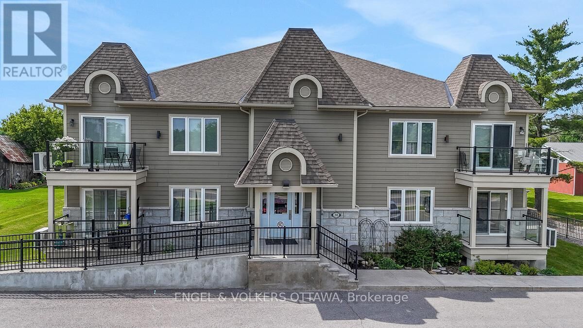 Property Photo:  38 Charles Street 202  ON K0A 1R0 