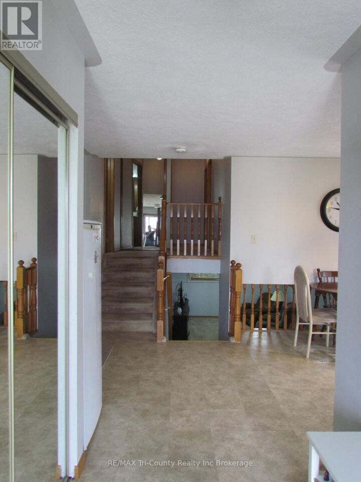 Property Photo:  29 Beckett Boulevard  ON N4G 5N1 
