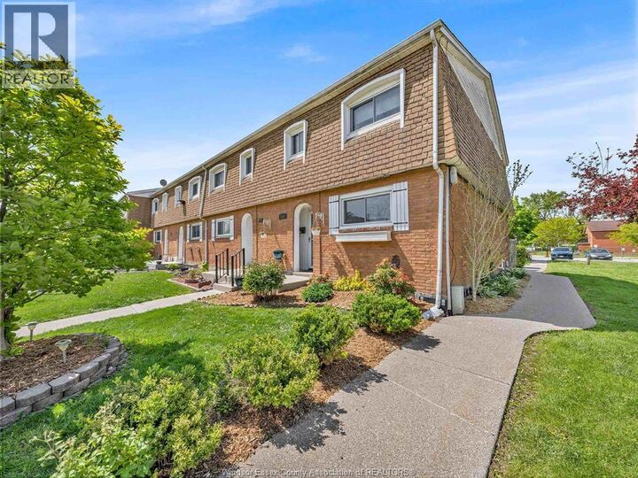 Property Photo:  5501 Empress Street  ON N8T 3B2 