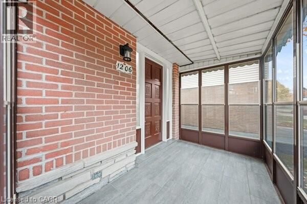 Property Photo:  1206 Valentine Drive  ON N3H 2N8 