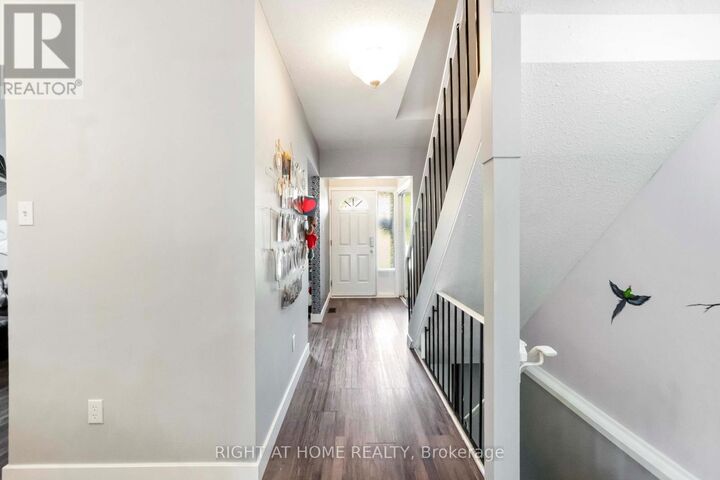 Property Photo: 21 Midland Crescent 3 ON K2H 8P6