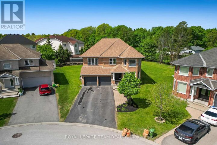 Property Photo: 121 Muskego Crescent ON K2W 1H6