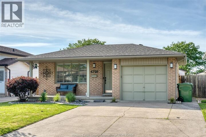 Property Photo:  4750 Theresa Place  ON N8T 3M8 
