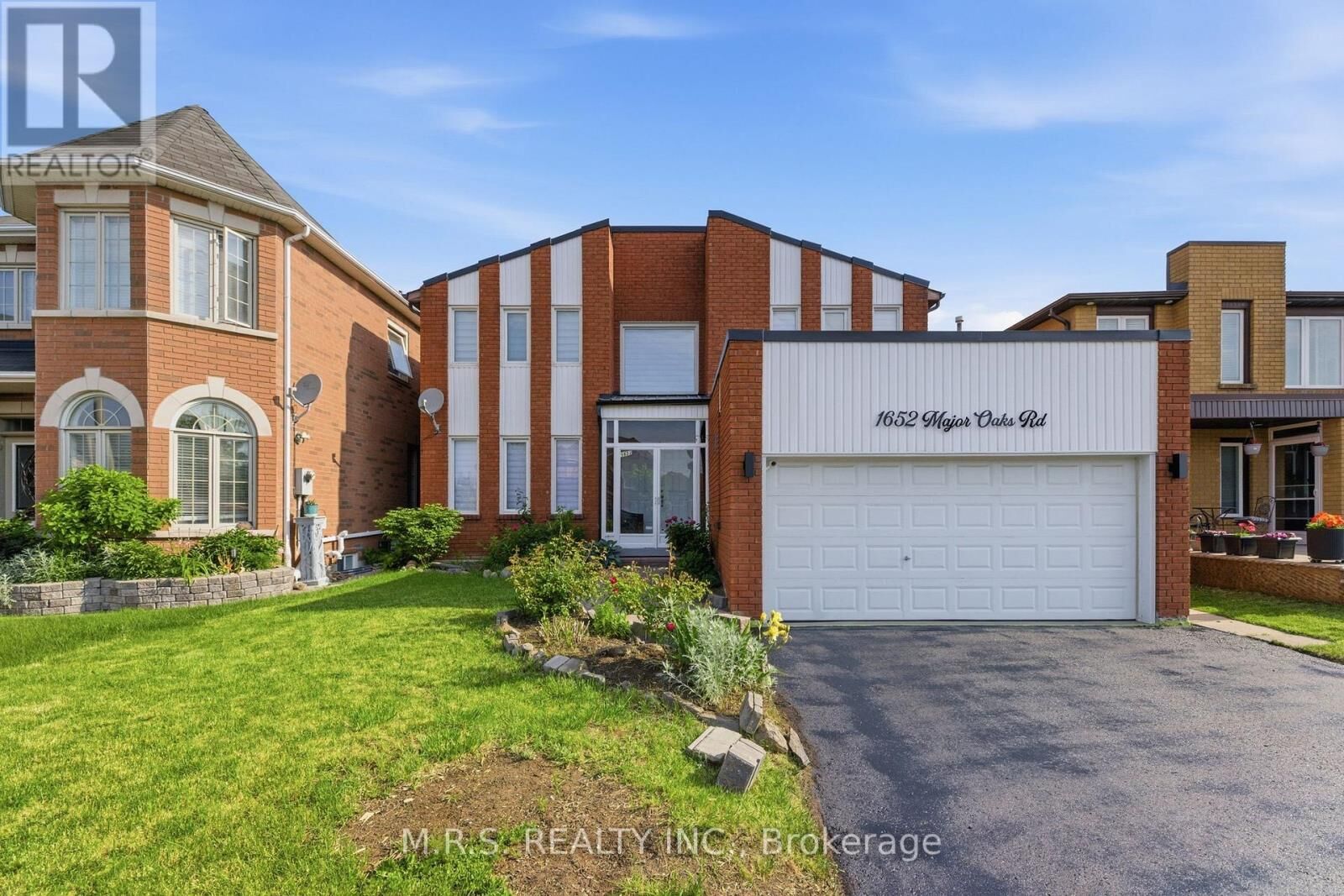 Property Photo:  1652 Major Oaks Road Bsmnt  ON L1X 1Y9 