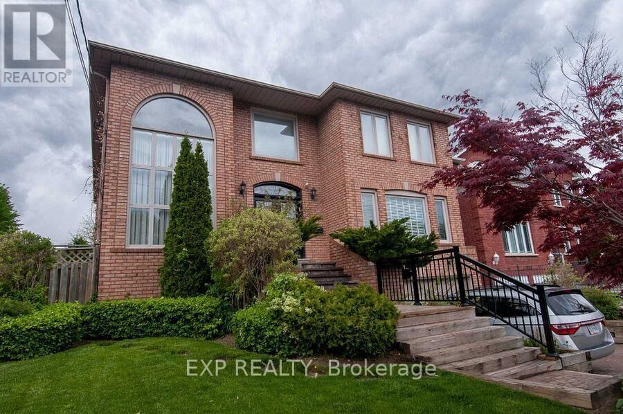 Property Photo: 220 Viewmount Avenue ON M6B 1T8