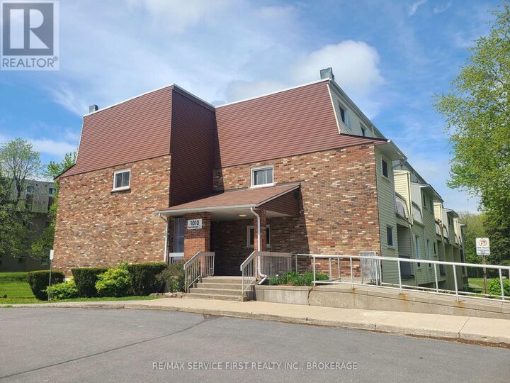 1010 Pembridge Crescent 103 — photo 1