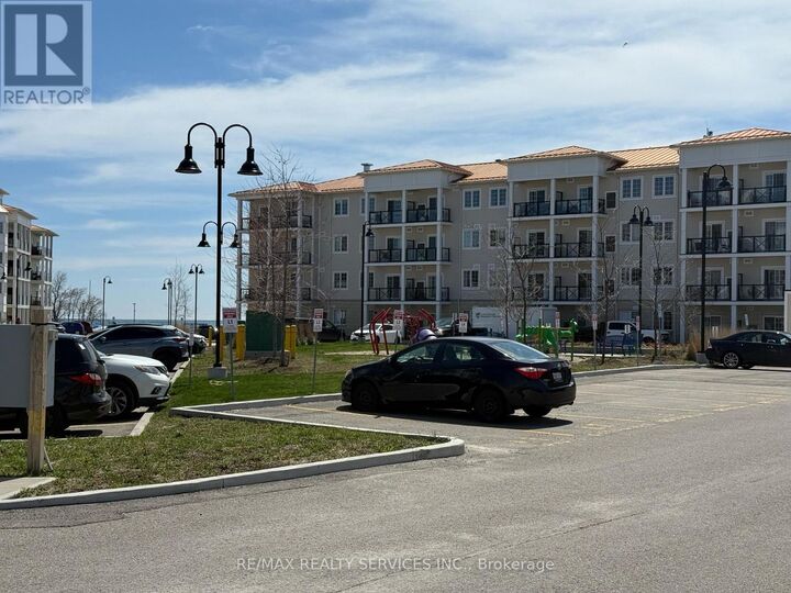 Property Photo:  50 Lakebreeze Drive 229  ON L1B 1N4 