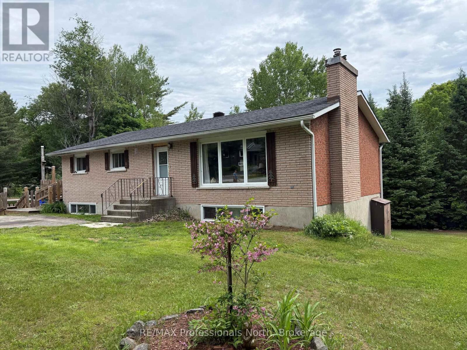 Property Photo: 37 Spruce Drive South ON P0B 1L0