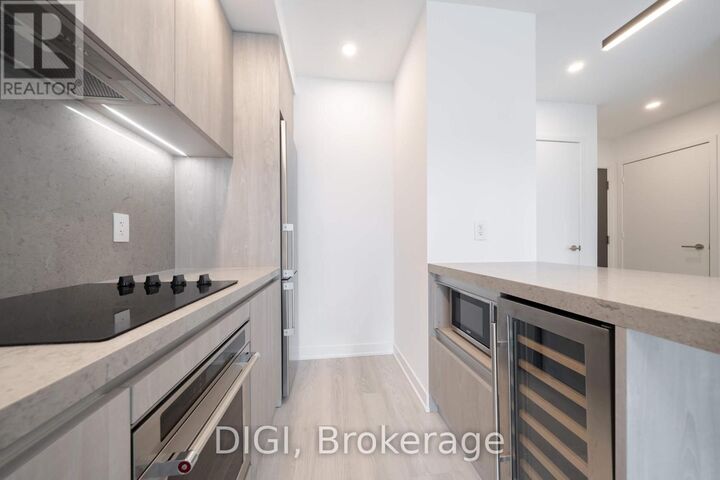 Property Photo:  57 Spadina Avenue 614  ON M5V 0T9 