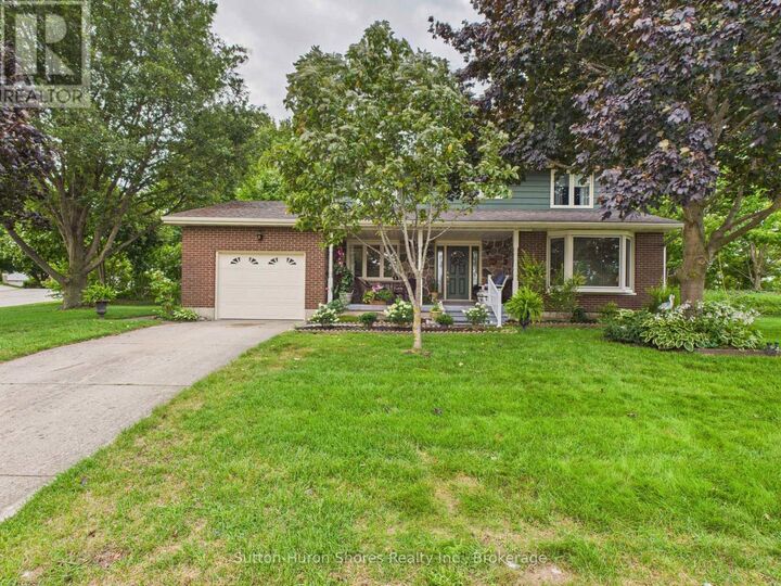 Property Photo:  341 Wellington Street  ON N0H 2C4 