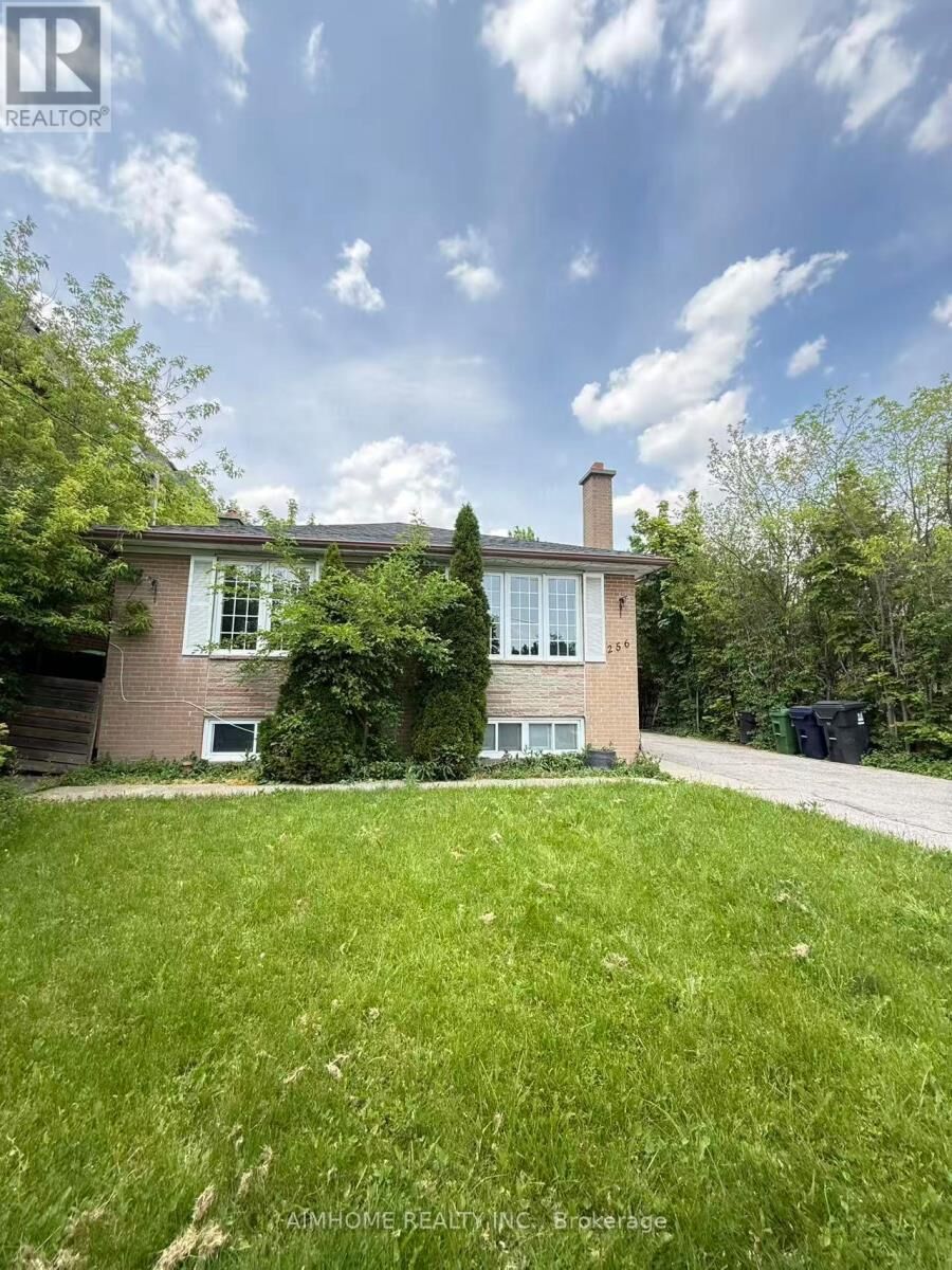 Property Photo: 256 Patricia Avenue Main ON M2M 1J8