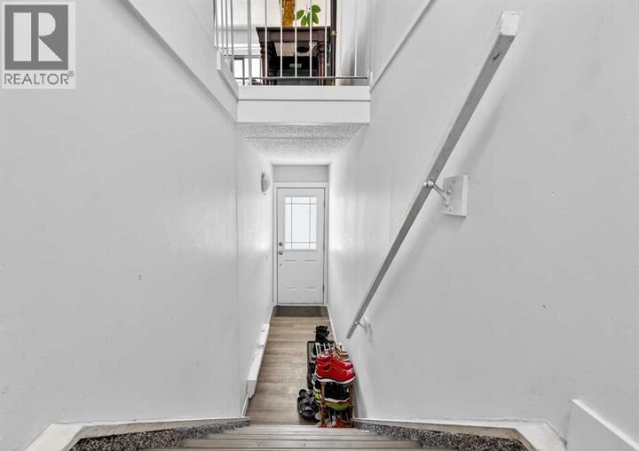 Property Photo: 2200 Woodview Drive Southwest AB T2W 3N6