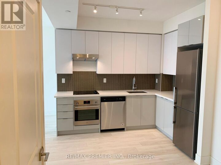 Property Photo:  2908 Highway 7 3201  ON L4K 0K5 