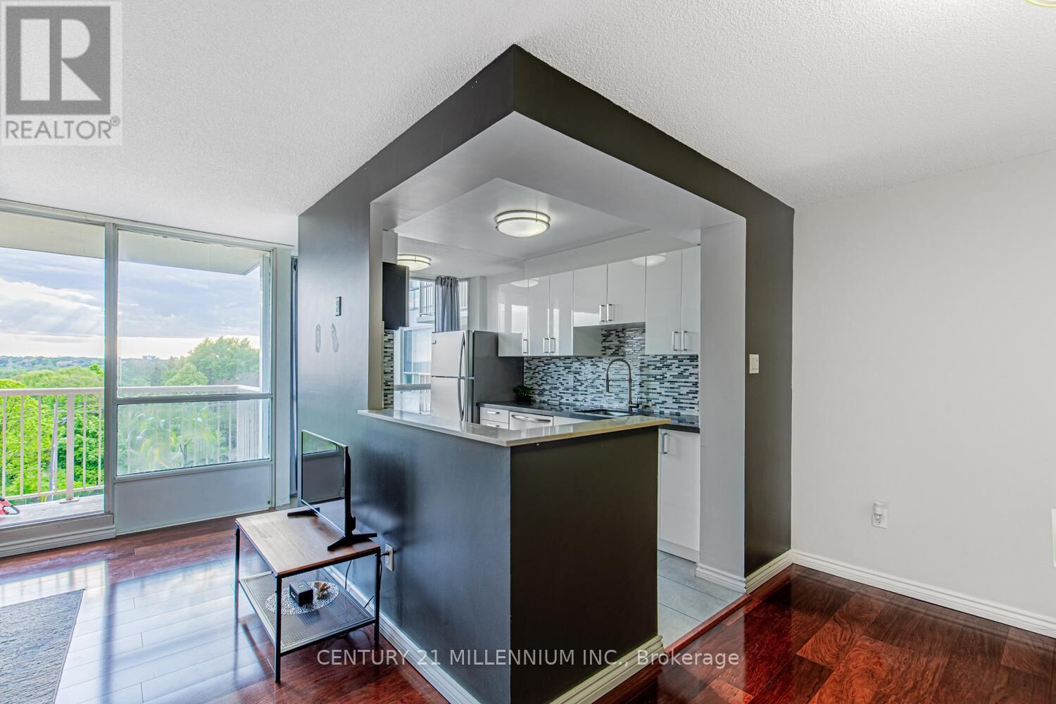 Property Photo: 3077 Weston Road 807 ON M9M 3A1